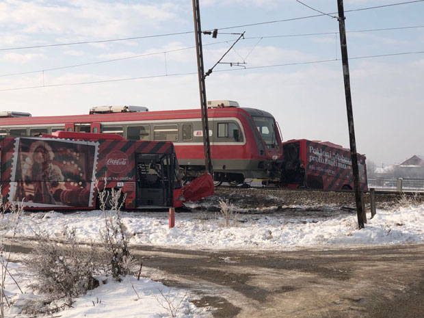 „Од осморо страдалих, троје су била деца, и максимална казна мала за осам жртава“: Породице жртава судара код Доњег Међурова не очекују превише од пресуде возачу аутобуса
